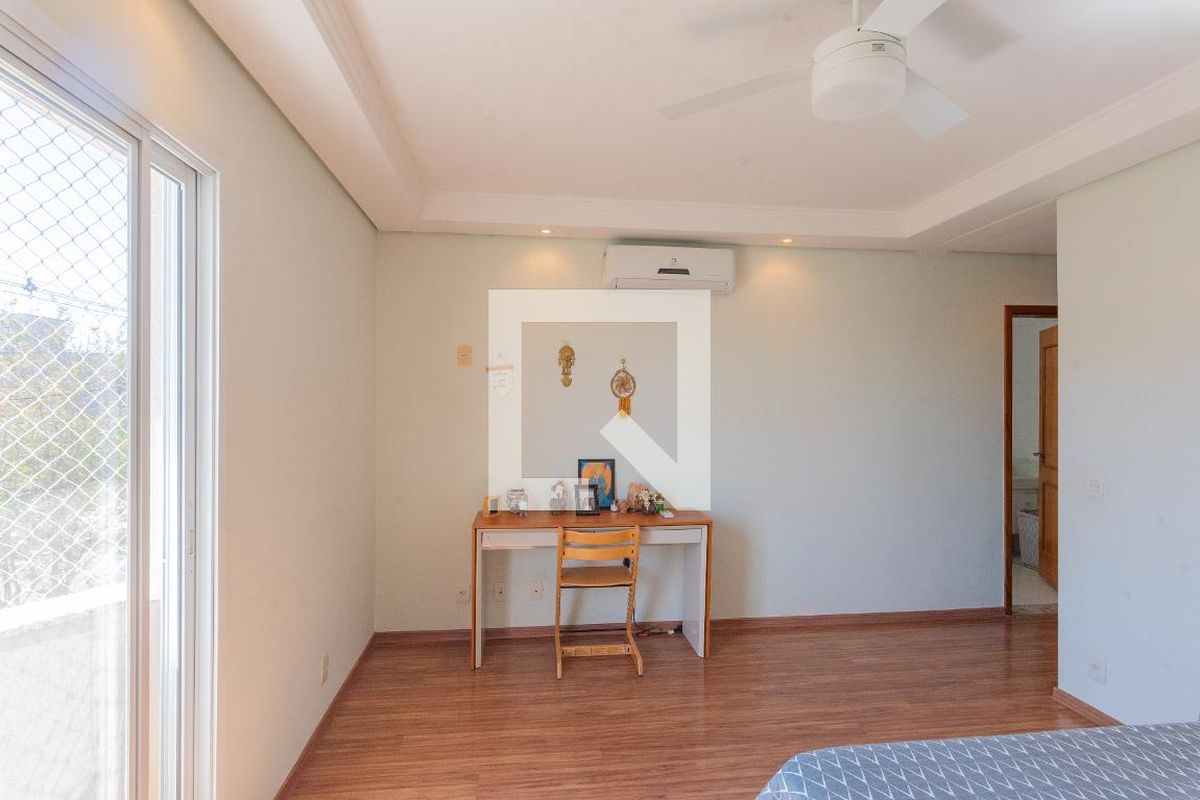 Casa à Venda - Swiss Park, 3 Quartos,  242 m2 em , Campinas - sp | SoloBR