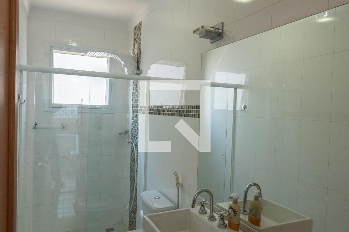 Casa à Venda - Swiss Park, 3 Quartos,  242 m2 em , Campinas - sp | SoloBR