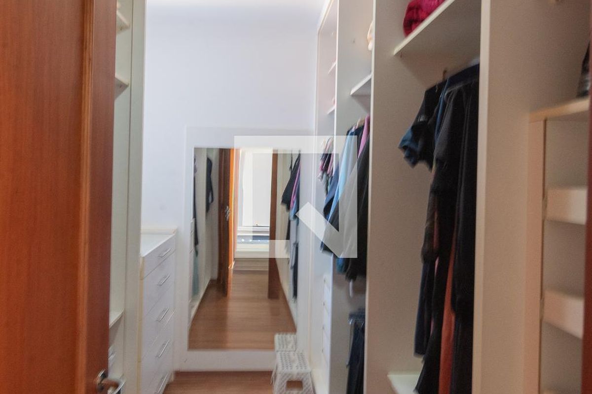 Casa à Venda - Swiss Park, 3 Quartos,  242 m2 em , Campinas - sp | SoloBR