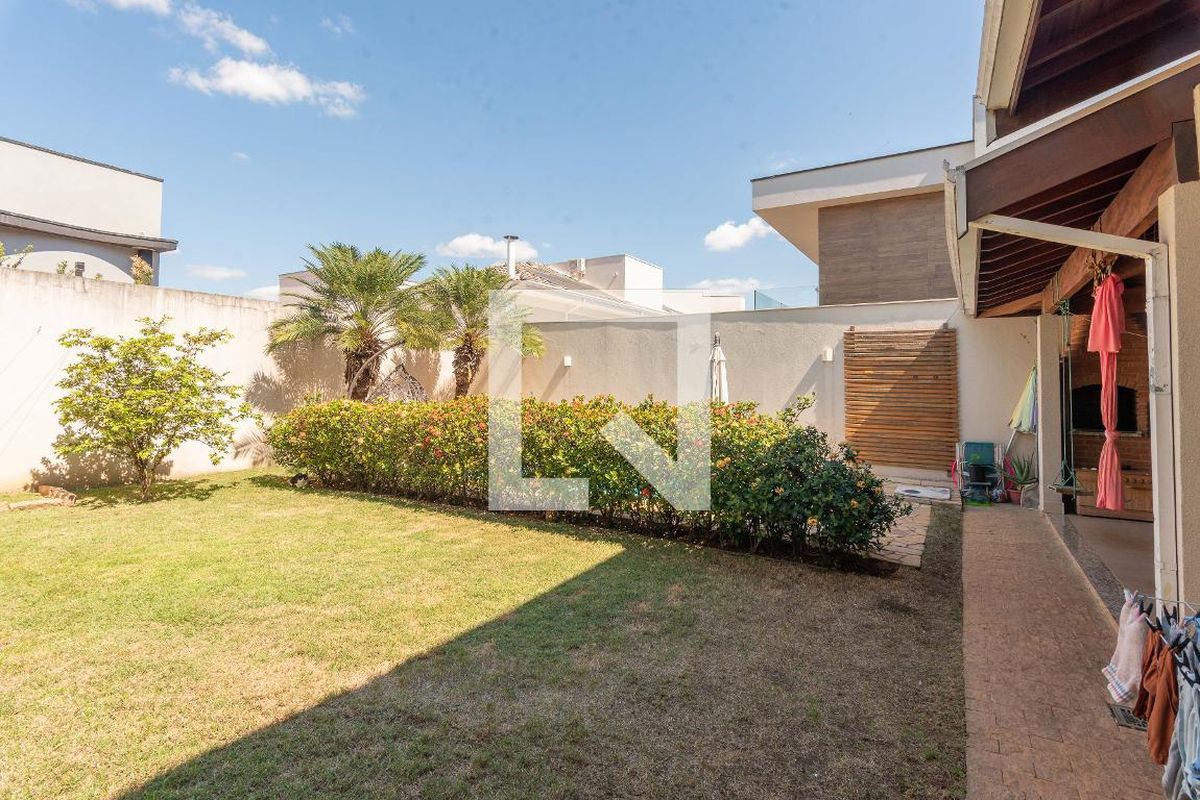 Casa à Venda - Swiss Park, 3 Quartos,  242 m2 em , Campinas - sp | SoloBR