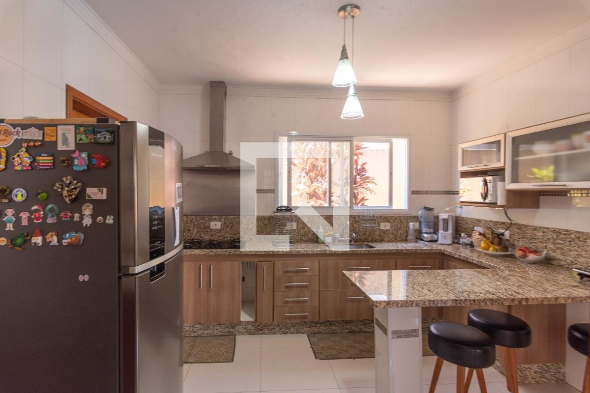 Casa à Venda - Swiss Park, 3 Quartos,  242 m2 em , Campinas - sp | SoloBR
