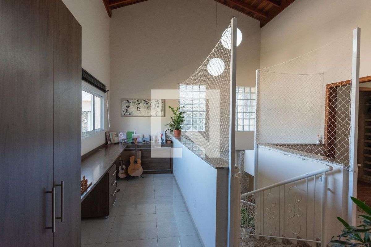 Casa à Venda - Swiss Park, 3 Quartos,  242 m2 em , Campinas - sp | SoloBR
