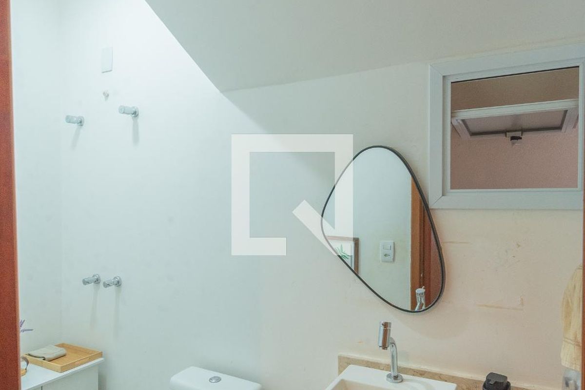 Casa à Venda - Swiss Park, 3 Quartos,  242 m2 em , Campinas - sp | SoloBR