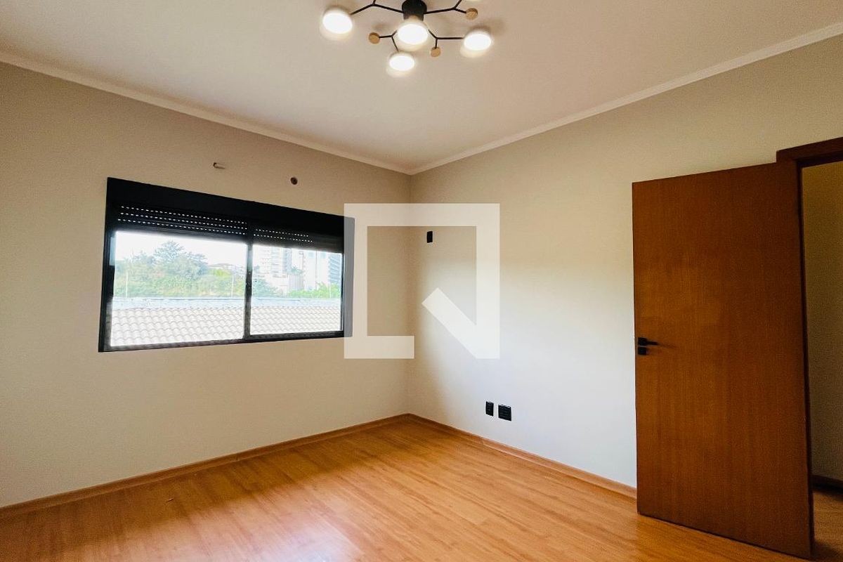 Casa à Venda - Jardim Chapadão, 3 Quartos,  260 m2 em , Campinas - sp | SoloBR