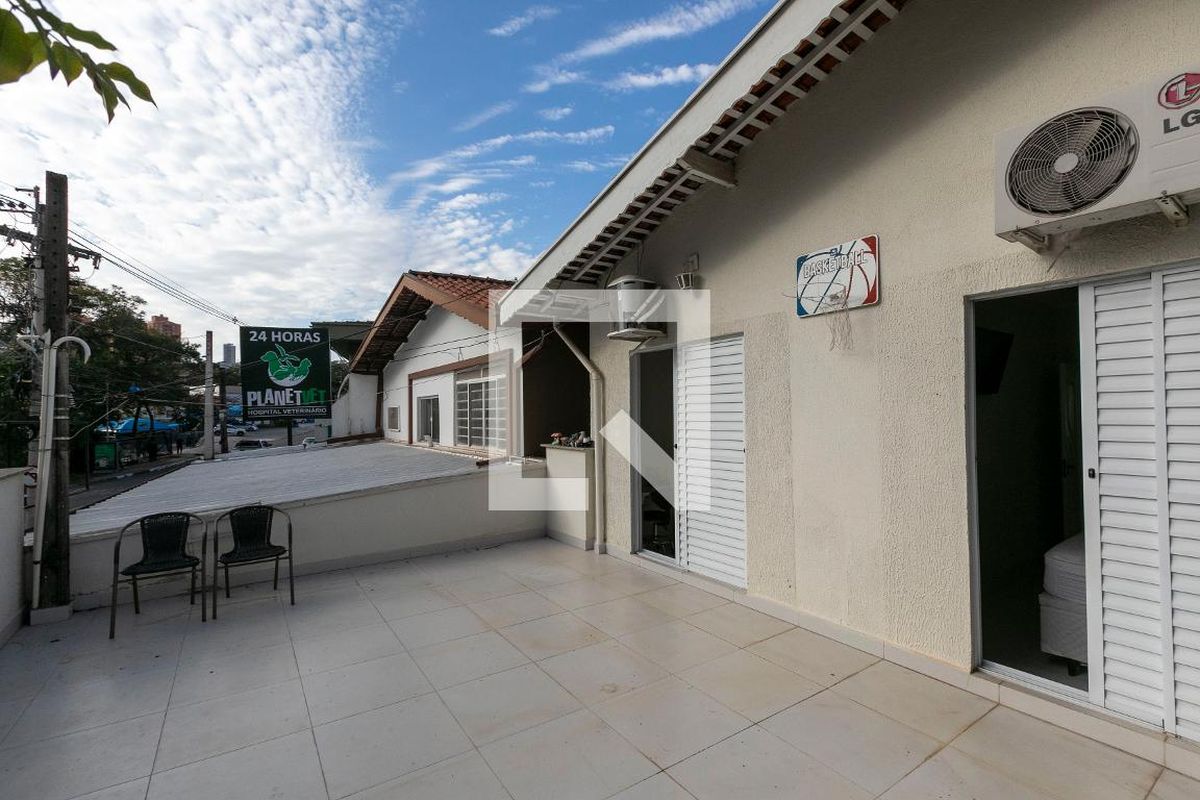 Casa à Venda - Jardim Flamboyant, 3 Quartos,  228 m2 em , Campinas - sp | SoloBR