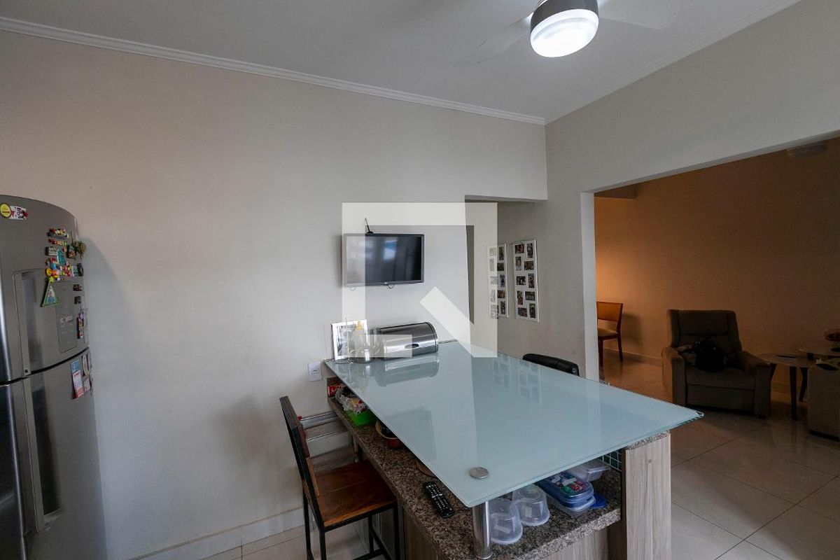 Casa à Venda - Jardim Flamboyant, 3 Quartos,  228 m2 em , Campinas - sp | SoloBR