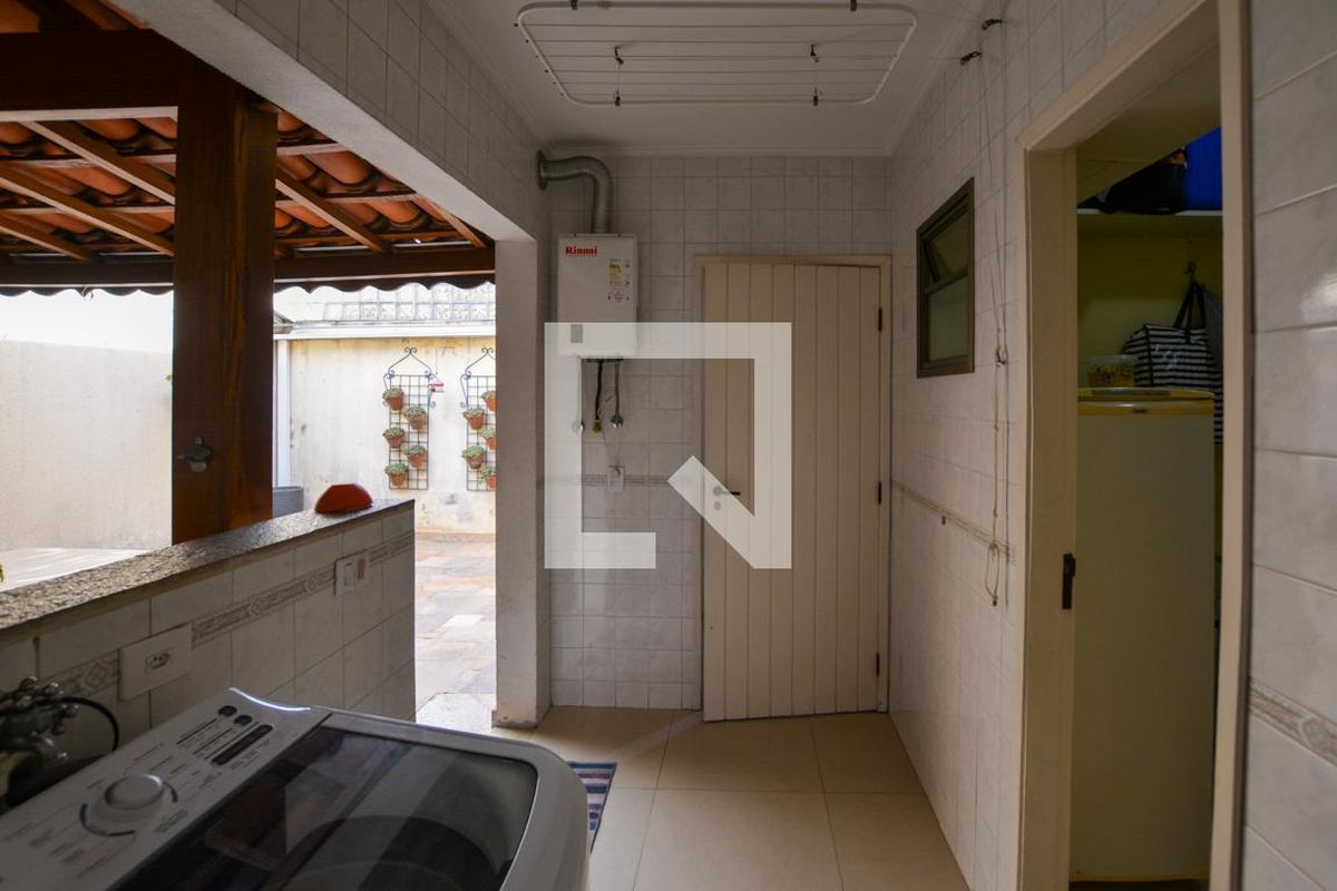 Casa, 3 quartos, 236 m² - Foto 47