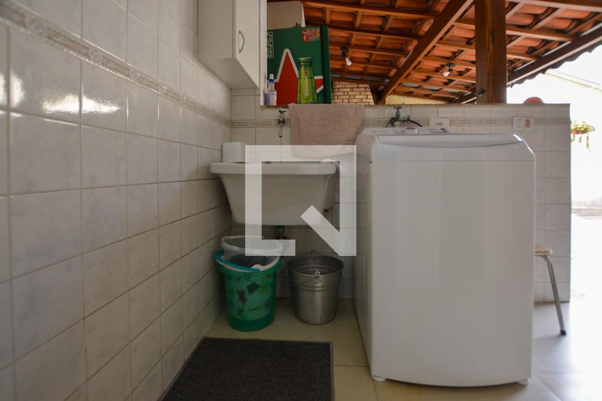 Casa, 3 quartos, 236 m² - Foto 48