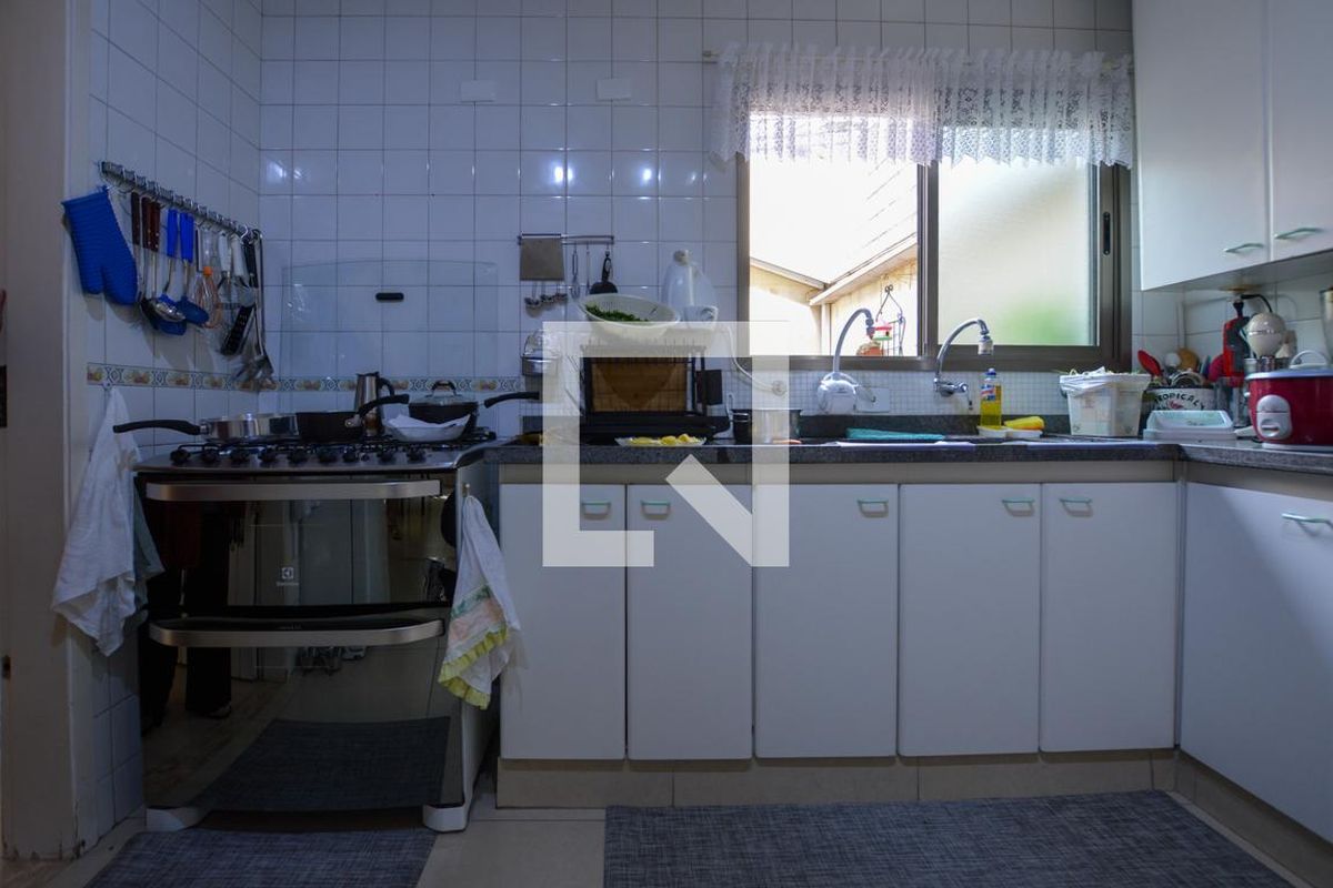 Casa, 3 quartos, 236 m² - Foto 42