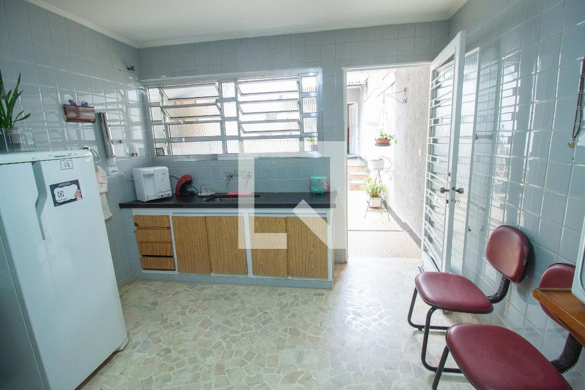 Casa, 2 quartos, 200 m² - Foto 26