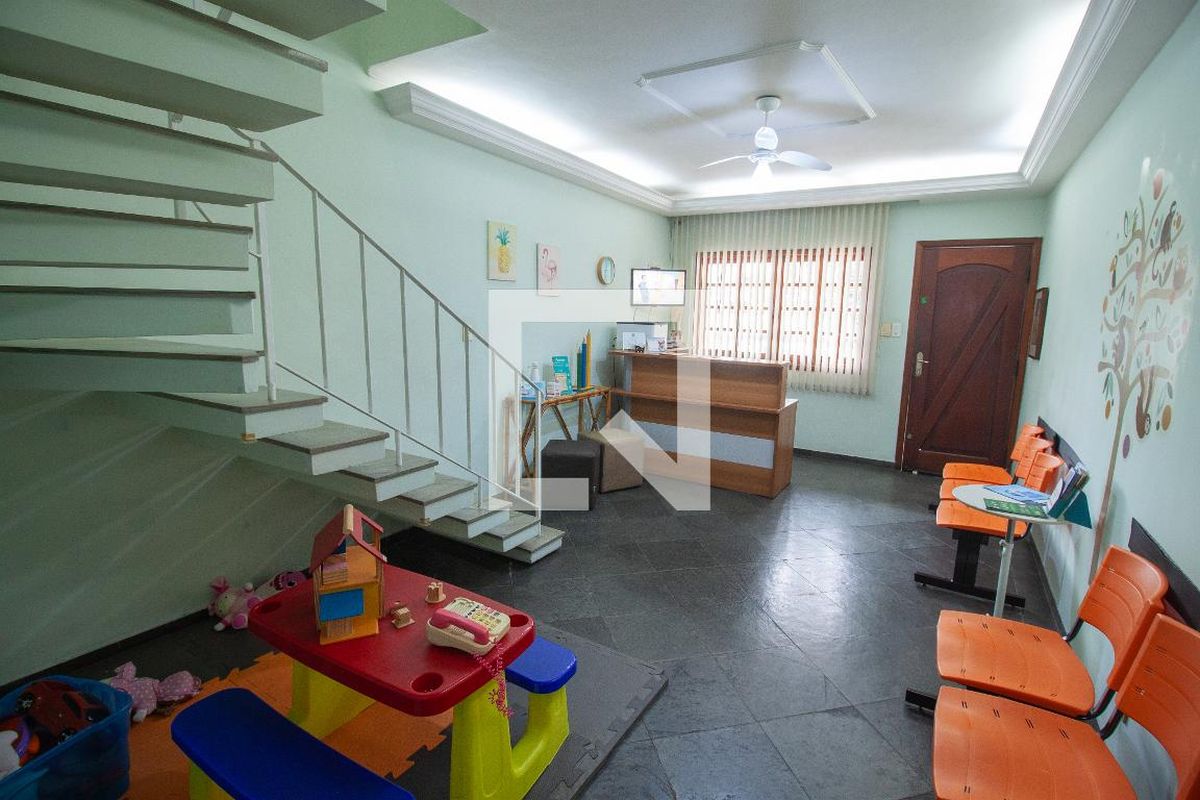 Casa, 2 quartos, 200 m² - Foto 1