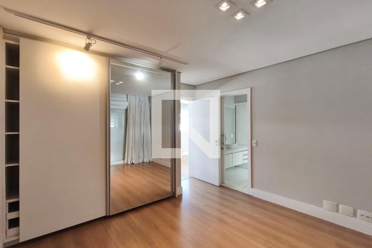 Casa à Venda - Swiss Park, 4 Quartos,  316 m2 em , Campinas - sp | SoloBR