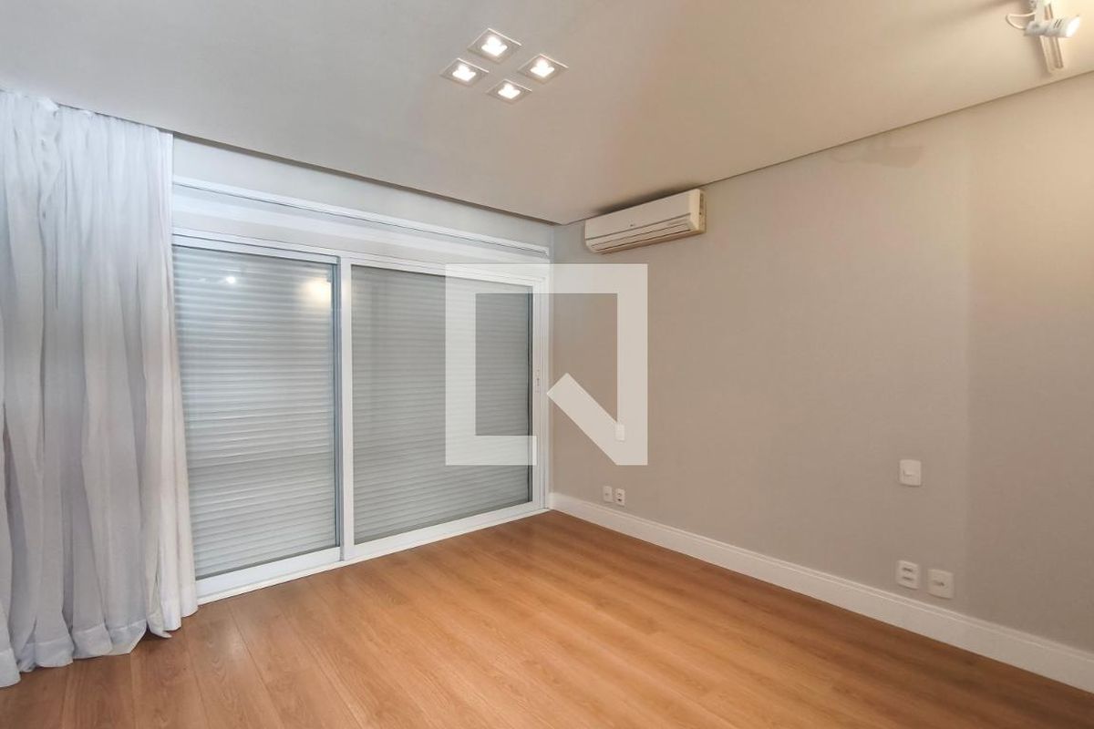Casa à Venda - Swiss Park, 4 Quartos,  316 m2 em , Campinas - sp | SoloBR