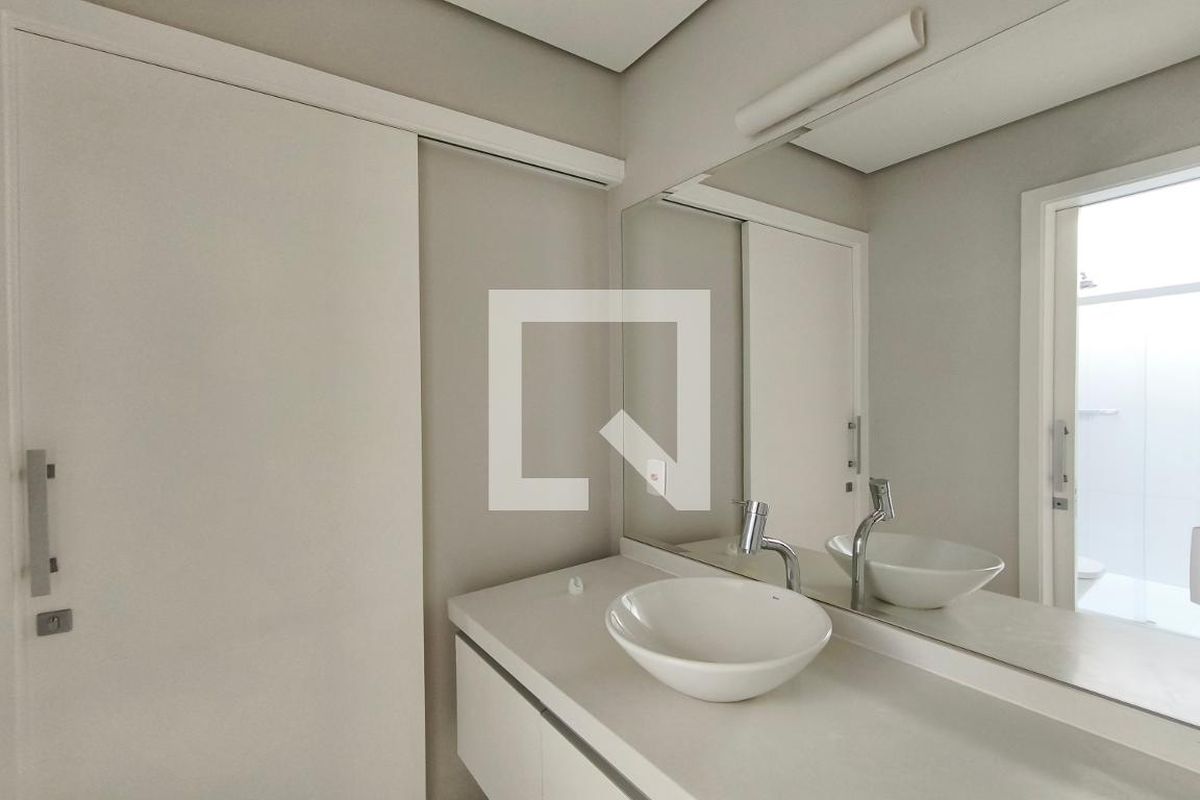 Casa à Venda - Swiss Park, 4 Quartos,  316 m2 em , Campinas - sp | SoloBR