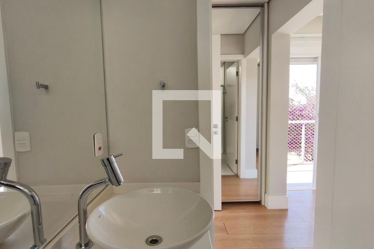 Casa à Venda - Swiss Park, 4 Quartos,  316 m2 em , Campinas - sp | SoloBR