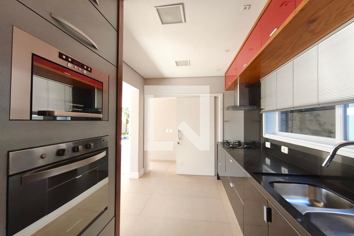 Casa à Venda - Swiss Park, 4 Quartos,  316 m2 em , Campinas - sp | SoloBR