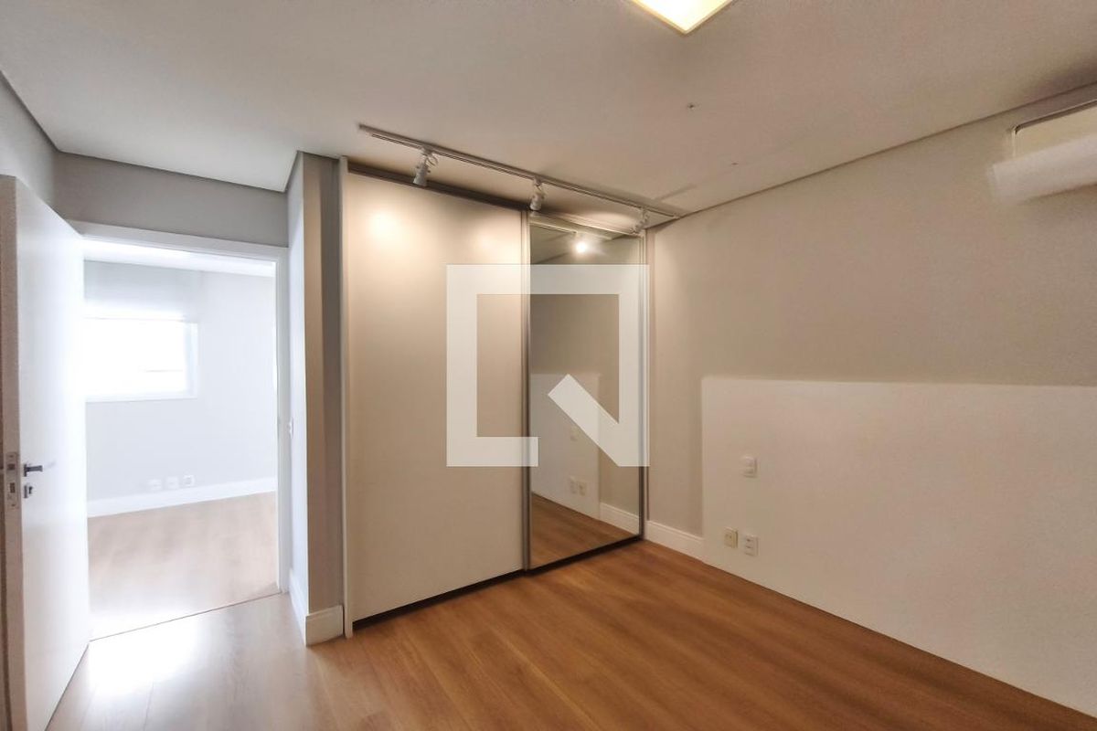 Casa à Venda - Swiss Park, 4 Quartos,  316 m2 em , Campinas - sp | SoloBR
