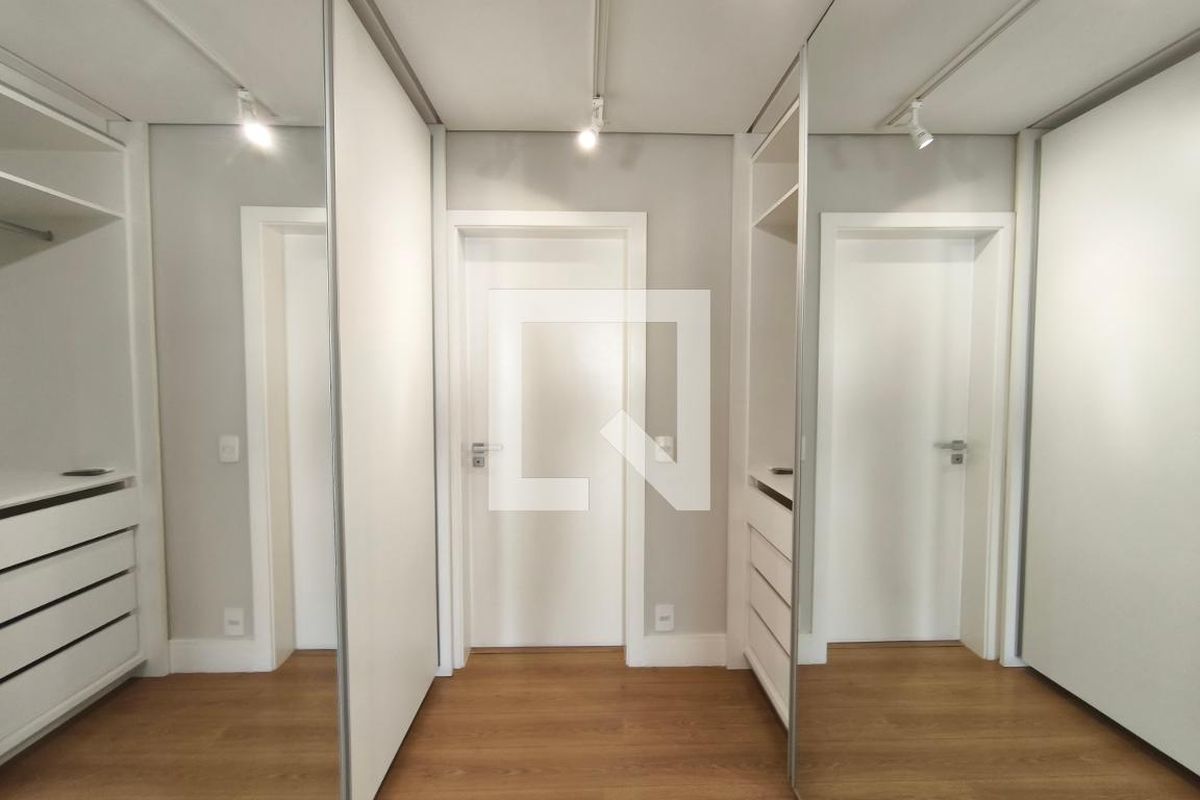 Casa à Venda - Swiss Park, 4 Quartos,  316 m2 em , Campinas - sp | SoloBR