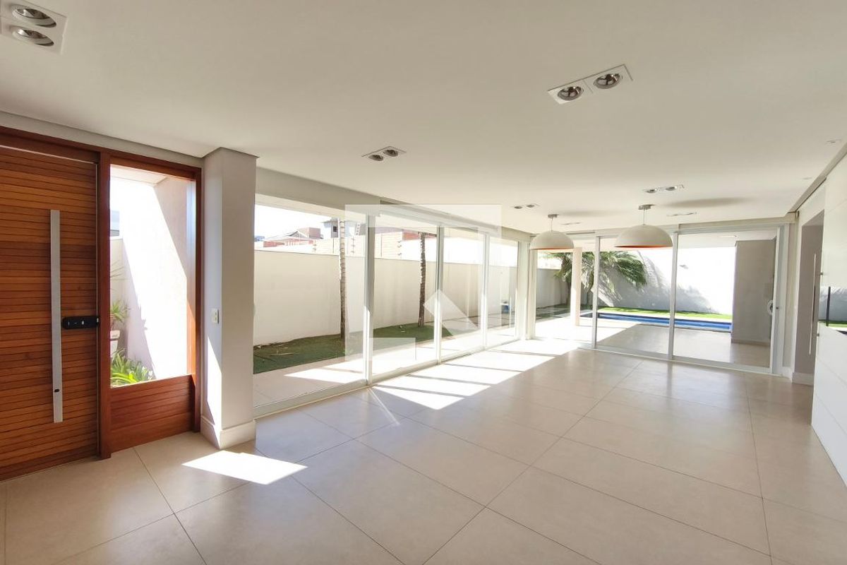 Casa à Venda - Swiss Park, 4 Quartos,  316 m2 em , Campinas - sp | SoloBR