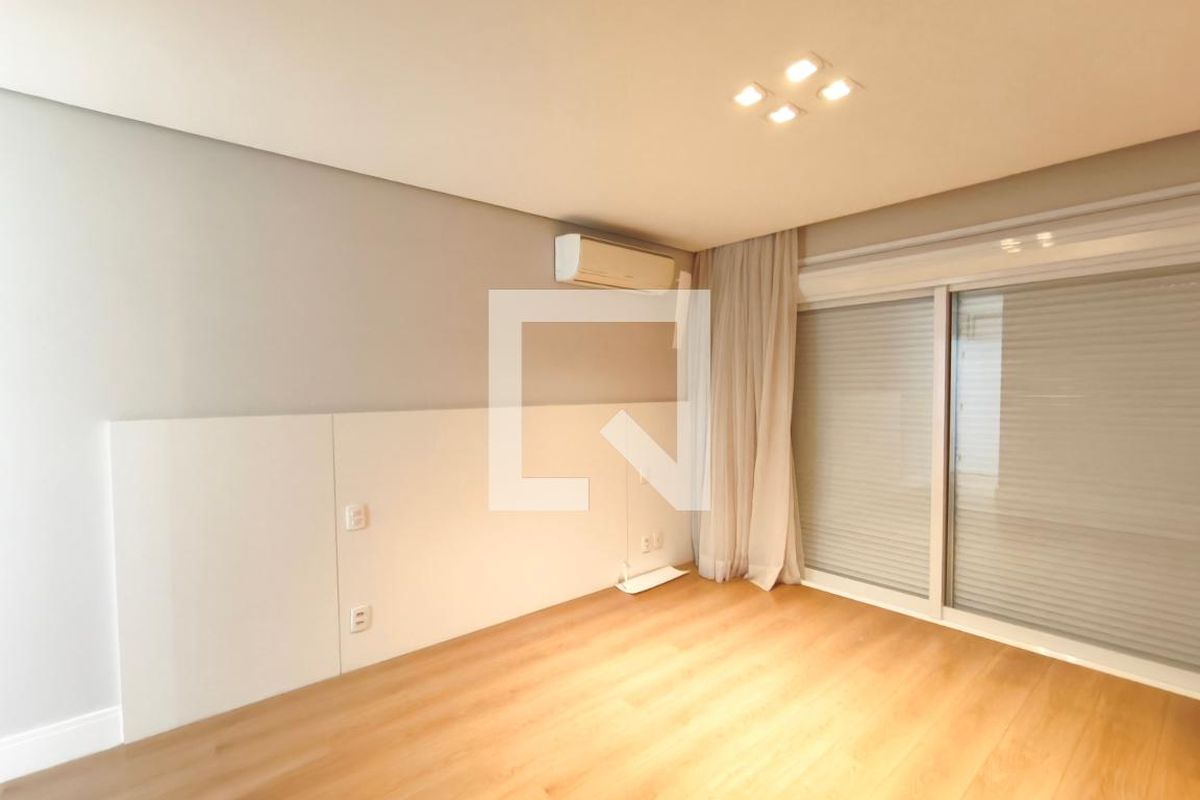 Casa à Venda - Swiss Park, 4 Quartos,  316 m2 em , Campinas - sp | SoloBR