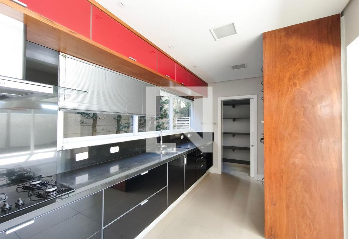 Casa à Venda - Swiss Park, 4 Quartos,  316 m2 em , Campinas - sp | SoloBR