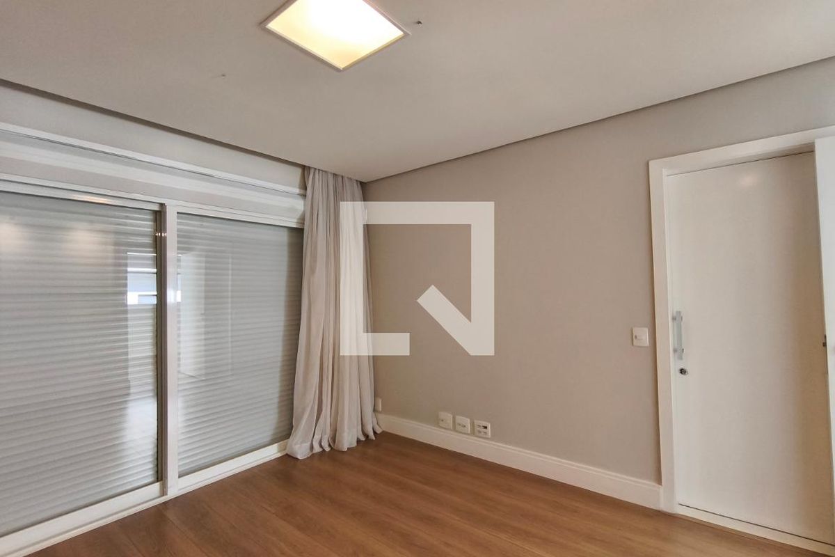 Casa à Venda - Swiss Park, 4 Quartos,  316 m2 em , Campinas - sp | SoloBR