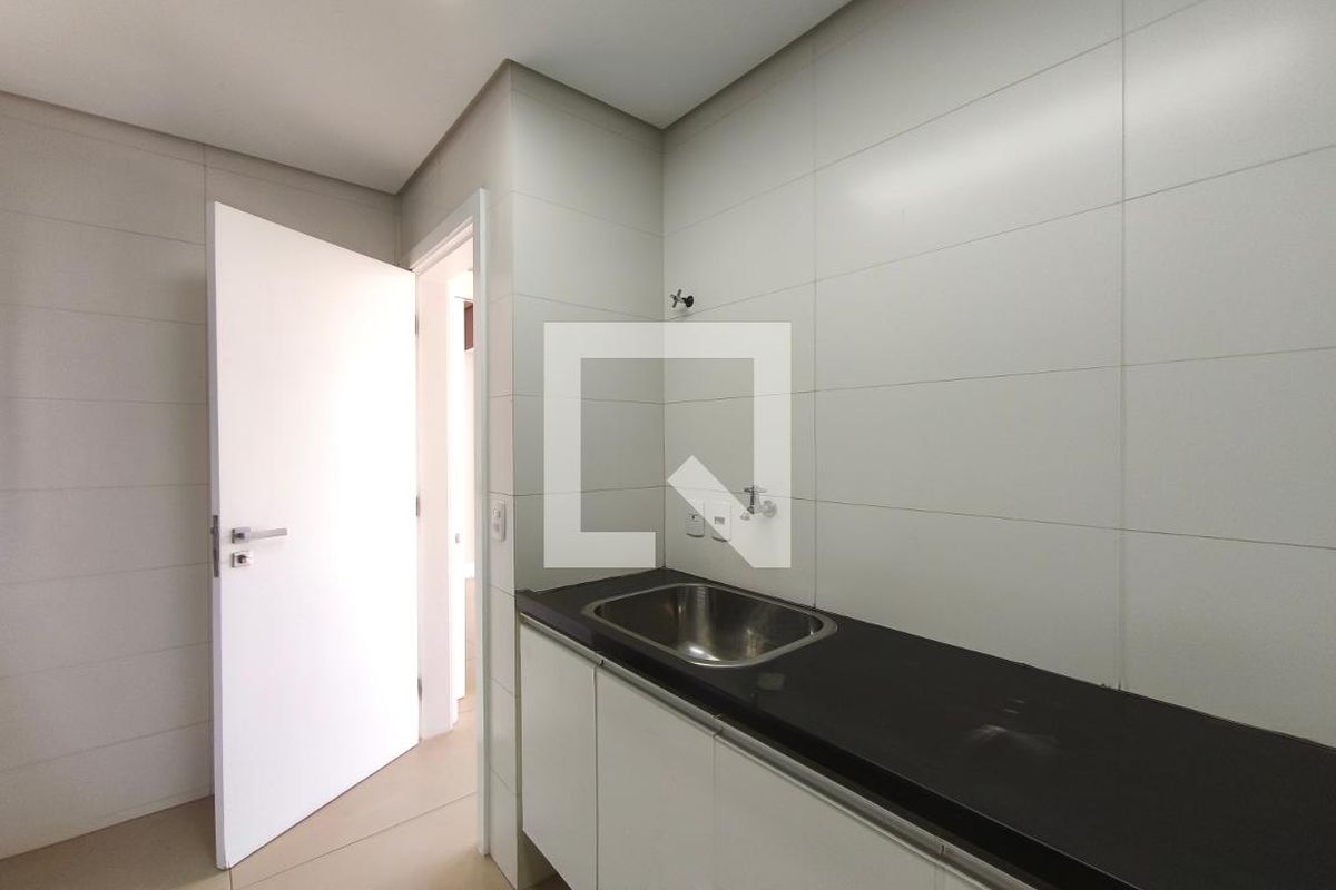 Casa à Venda - Swiss Park, 4 Quartos,  316 m2 em , Campinas - sp | SoloBR