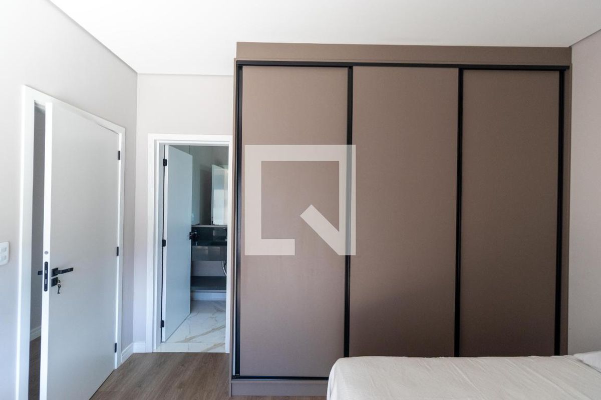 Casa à Venda - Swiss Park, 3 Quartos,  280 m2 em , Campinas - sp | SoloBR
