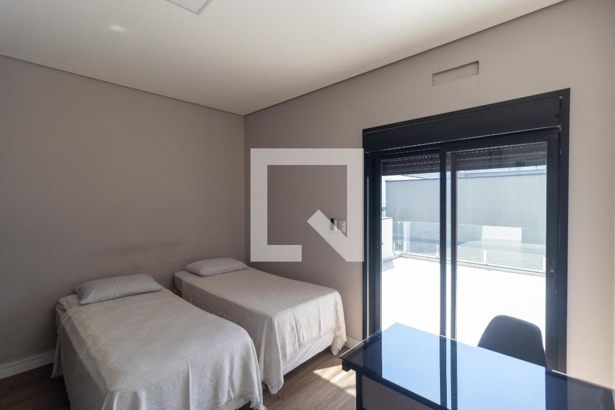 Casa à Venda - Swiss Park, 3 Quartos,  280 m2 em , Campinas - sp | SoloBR