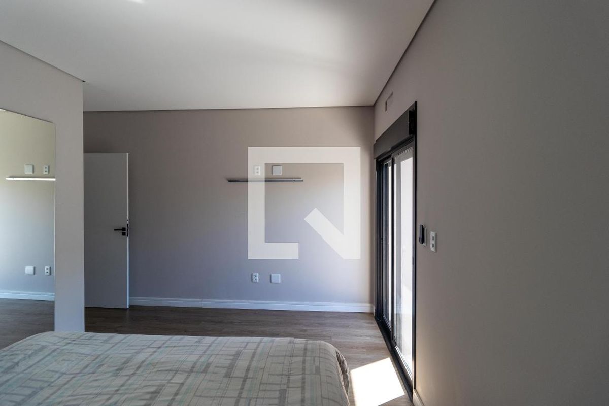 Casa à Venda - Swiss Park, 3 Quartos,  280 m2 em , Campinas - sp | SoloBR