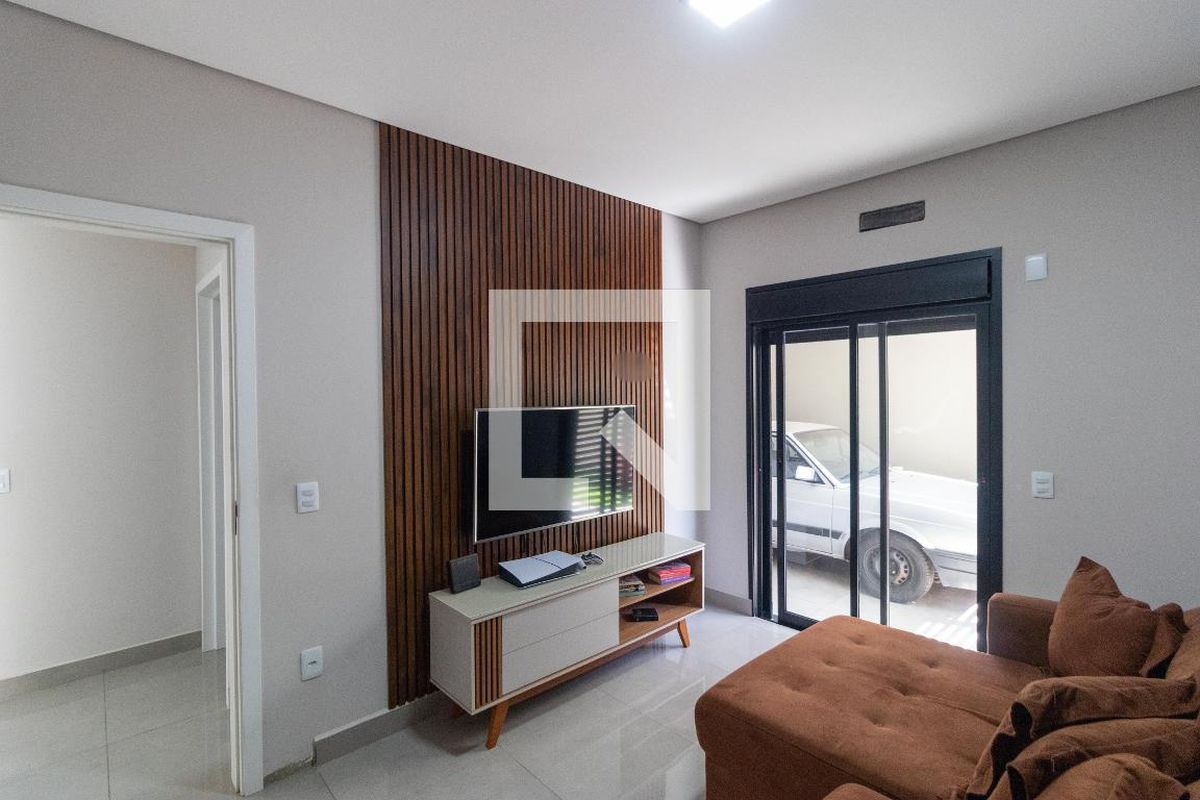 Casa à Venda - Swiss Park, 3 Quartos,  280 m2 em , Campinas - sp | SoloBR