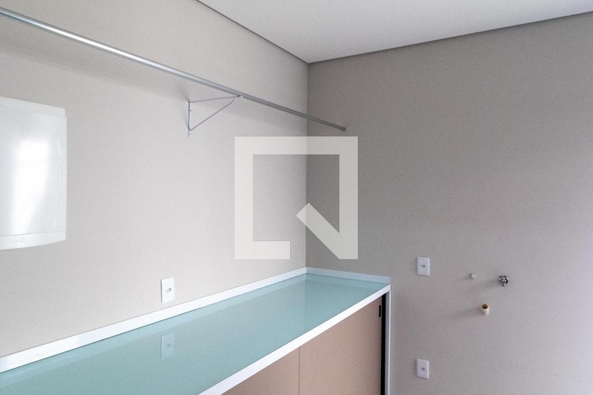 Casa à Venda - Swiss Park, 3 Quartos,  280 m2 em , Campinas - sp | SoloBR