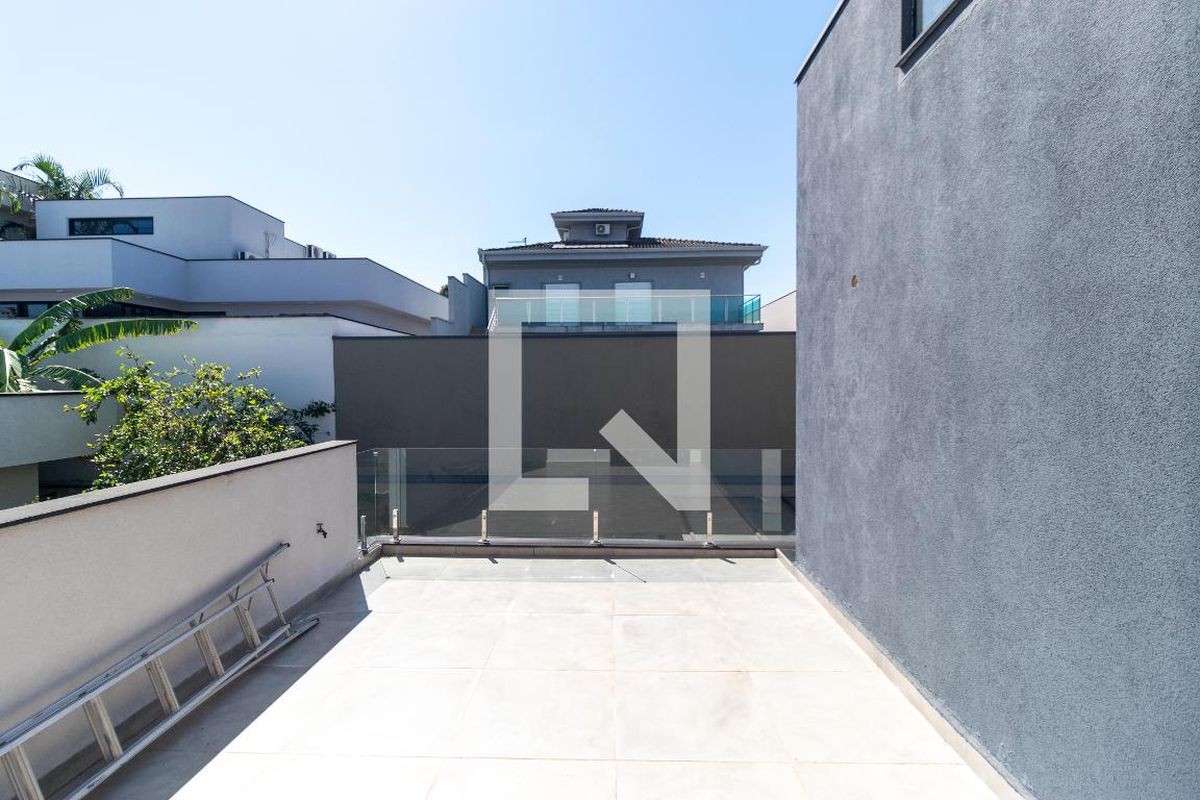 Casa à Venda - Swiss Park, 3 Quartos,  280 m2 em , Campinas - sp | SoloBR