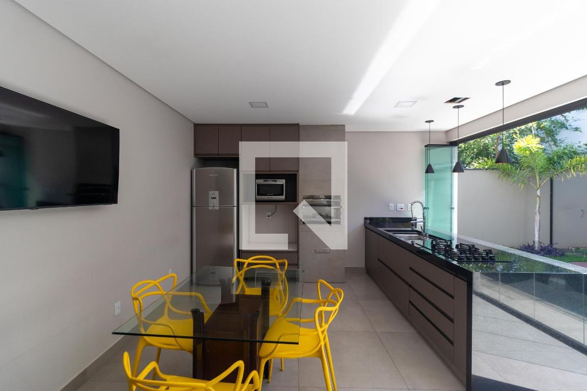 Casa à Venda - Swiss Park, 3 Quartos,  280 m2 em , Campinas - sp | SoloBR