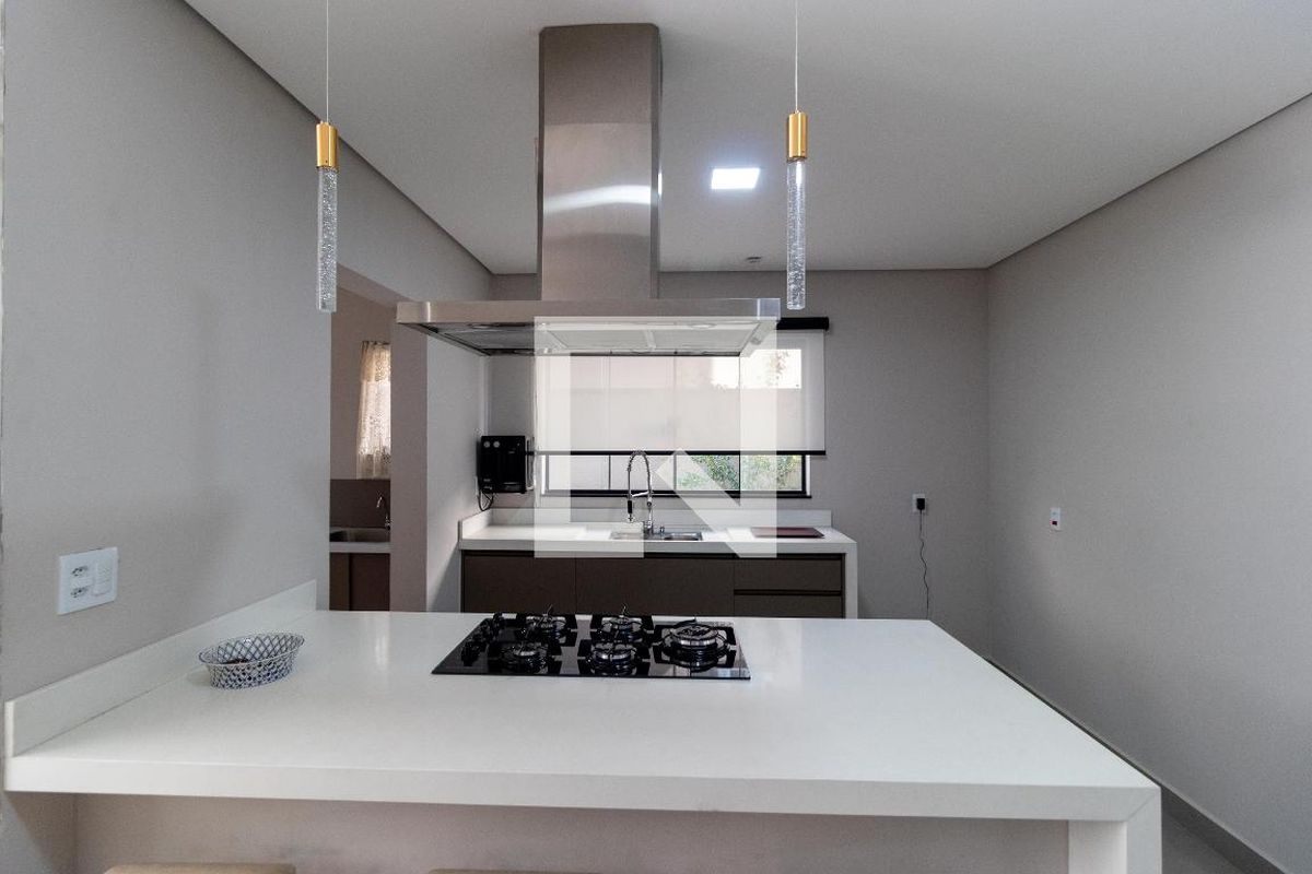 Casa à Venda - Swiss Park, 3 Quartos,  280 m2 em , Campinas - sp | SoloBR