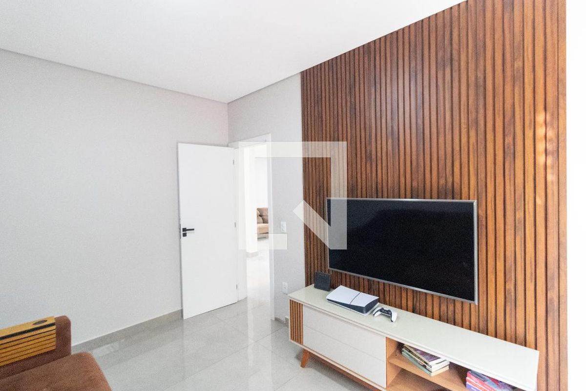 Casa à Venda - Swiss Park, 3 Quartos,  280 m2 em , Campinas - sp | SoloBR