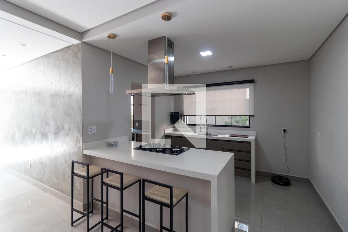 Casa à Venda - Swiss Park, 3 Quartos,  280 m2 em , Campinas - sp | SoloBR