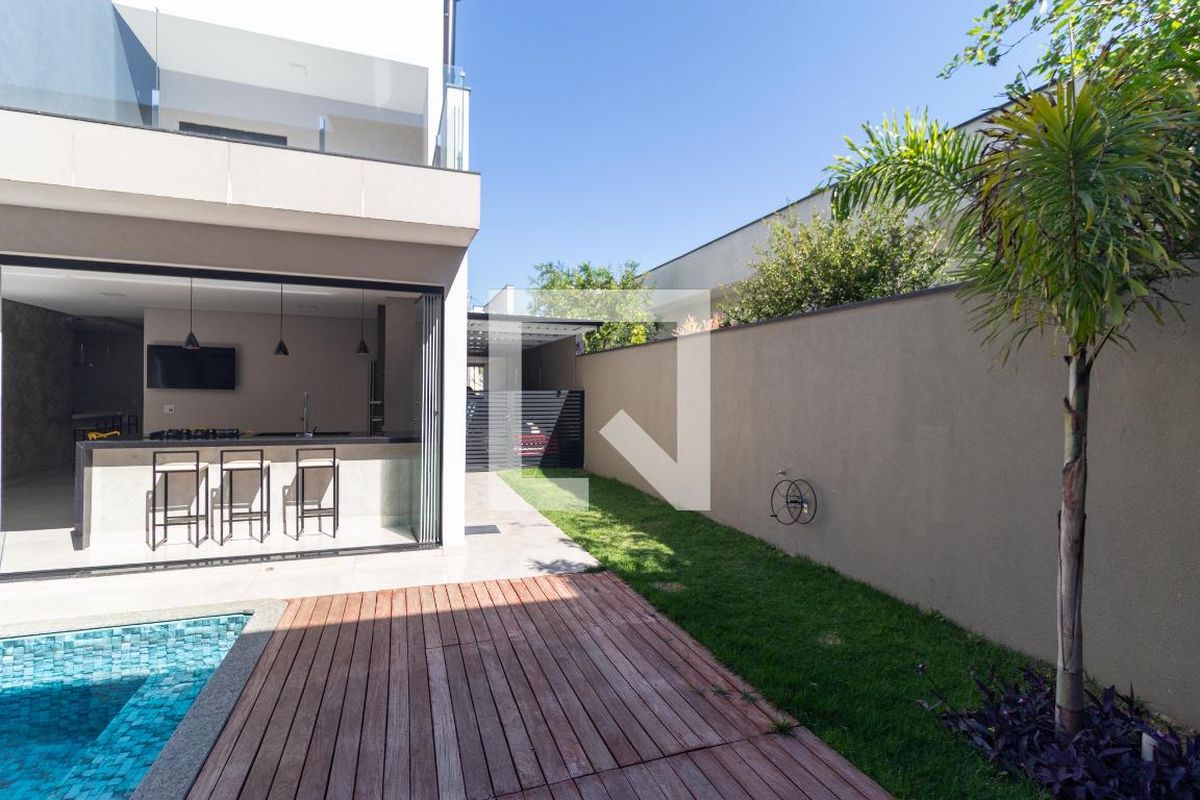 Casa à Venda - Swiss Park, 3 Quartos,  280 m2 em , Campinas - sp | SoloBR