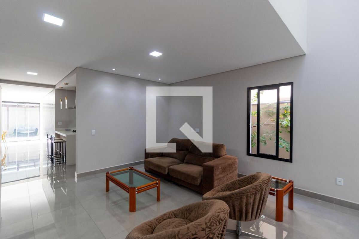 Casa à Venda - Swiss Park, 3 Quartos,  280 m2 em , Campinas - sp | SoloBR
