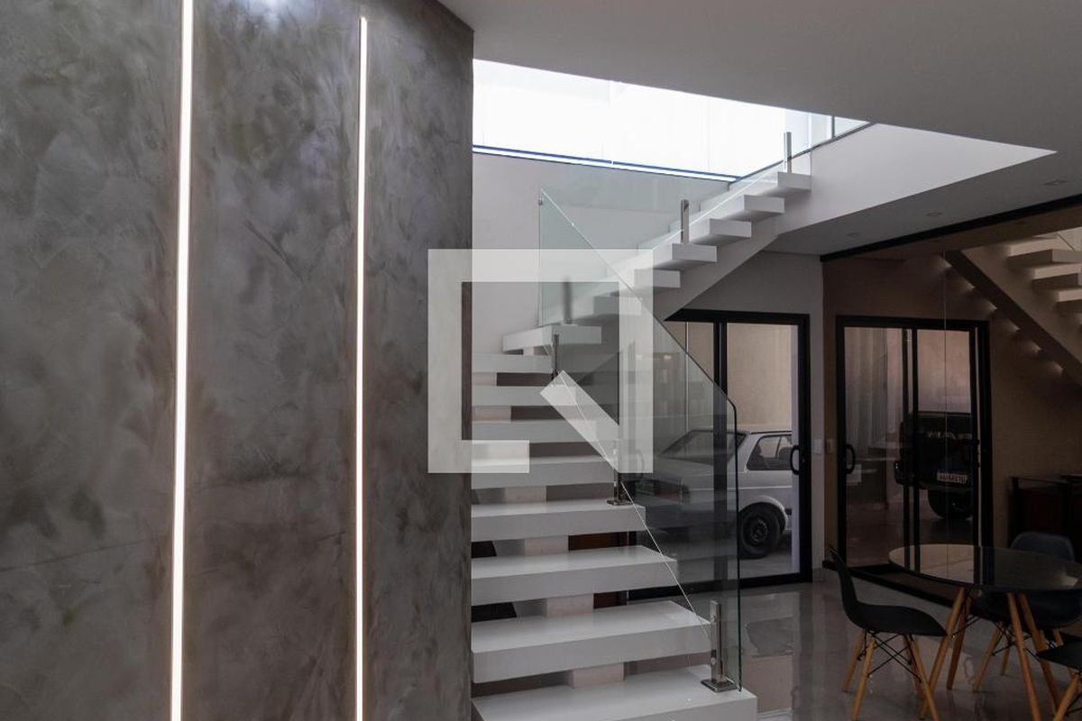 Casa à Venda - Swiss Park, 3 Quartos,  280 m2 em , Campinas - sp | SoloBR
