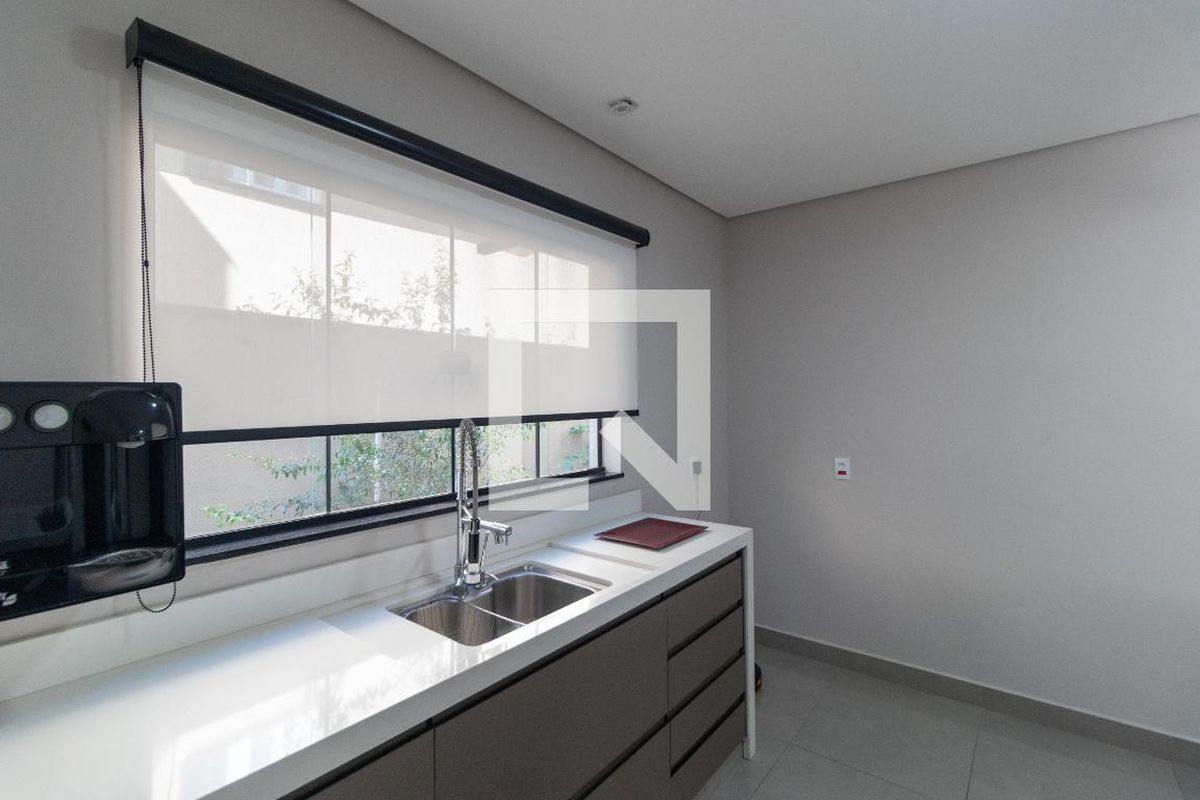 Casa à Venda - Swiss Park, 3 Quartos,  280 m2 em , Campinas - sp | SoloBR