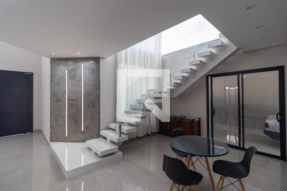 Casa à Venda - Swiss Park, 3 Quartos,  280 m2 em , Campinas - sp | SoloBR