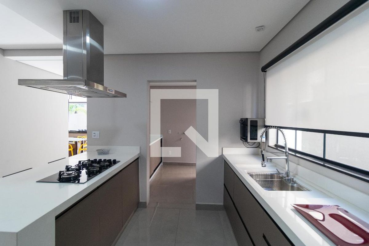 Casa à Venda - Swiss Park, 3 Quartos,  280 m2 em , Campinas - sp | SoloBR