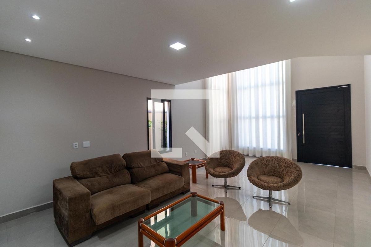 Casa à Venda - Swiss Park, 3 Quartos,  280 m2 em , Campinas - sp | SoloBR