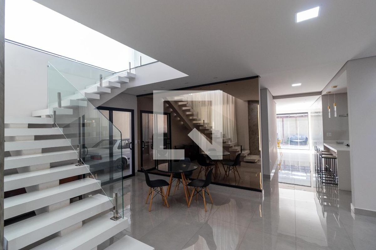 Casa à Venda - Swiss Park, 3 Quartos,  280 m2 em , Campinas - sp | SoloBR