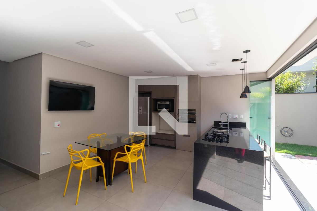 Casa à Venda - Swiss Park, 3 Quartos,  280 m2 em , Campinas - sp | SoloBR