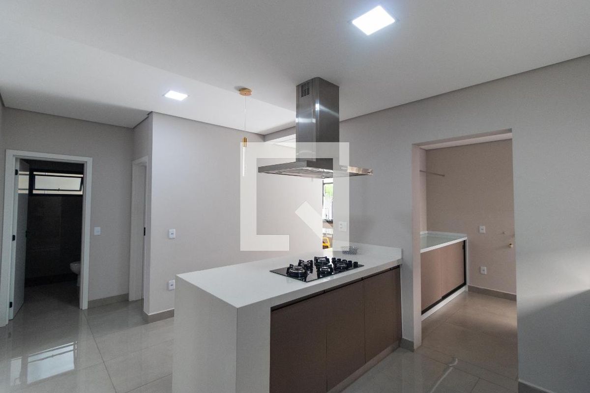 Casa à Venda - Swiss Park, 3 Quartos,  280 m2 em , Campinas - sp | SoloBR