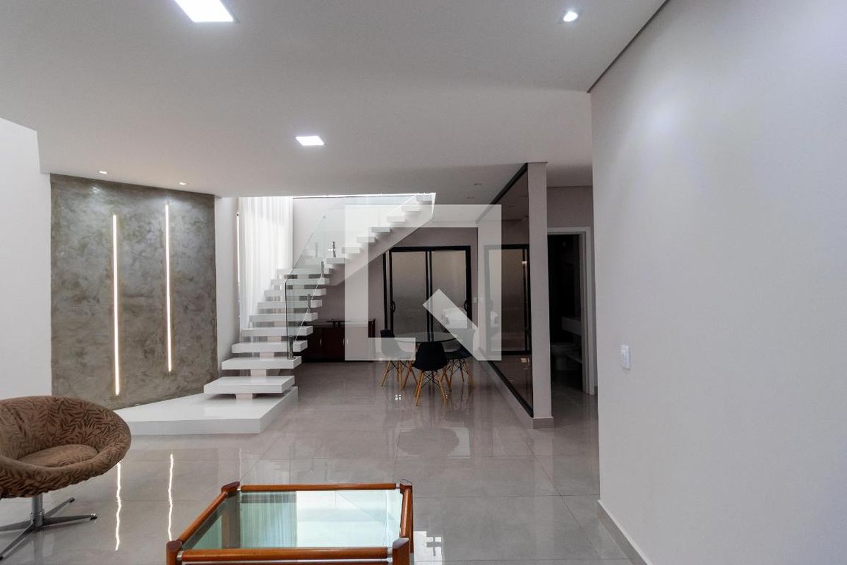 Casa à Venda - Swiss Park, 3 Quartos,  280 m2 em , Campinas - sp | SoloBR