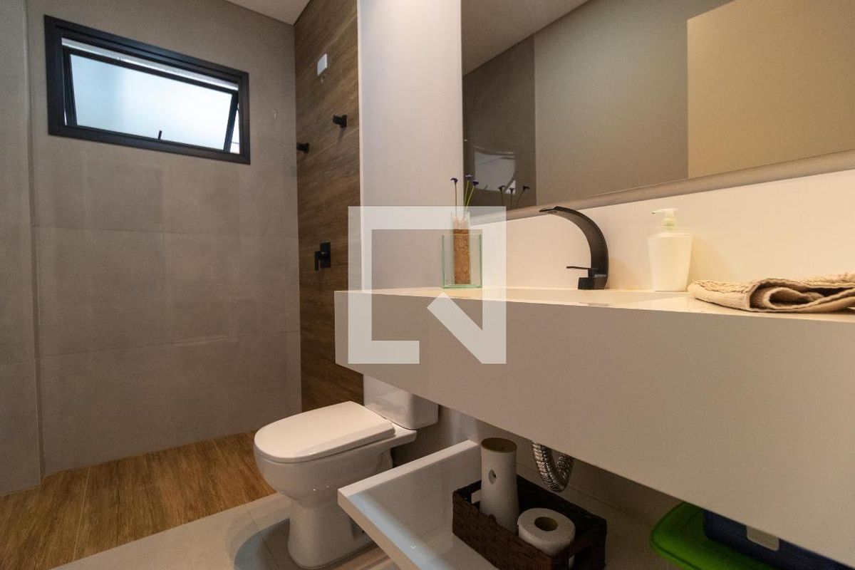 Casa à Venda - Swiss Park, 3 Quartos,  280 m2 em , Campinas - sp | SoloBR