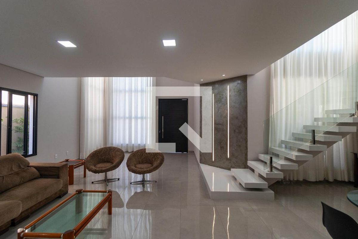 Casa à Venda - Swiss Park, 3 Quartos,  280 m2 em , Campinas - sp | SoloBR